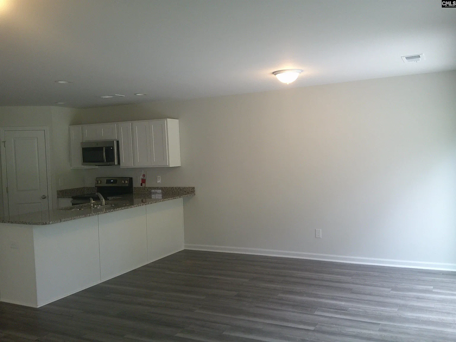 3 bed, 1620 sqft, $1,995 — Photo 3