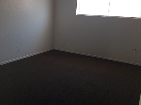 5th image of 912 S Ash Ave APT 3