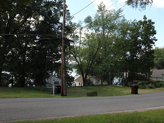 2nd image of 66716 Lakeshore Dr