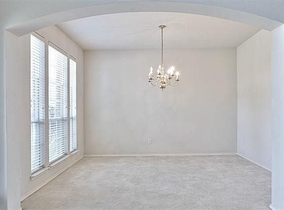 4th image of 4633 Ocean Dr