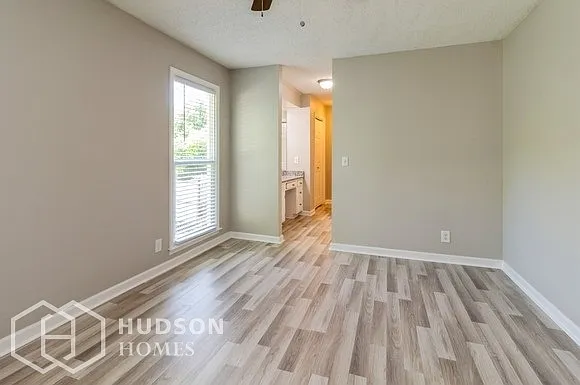5300 Village Way — Photo 8