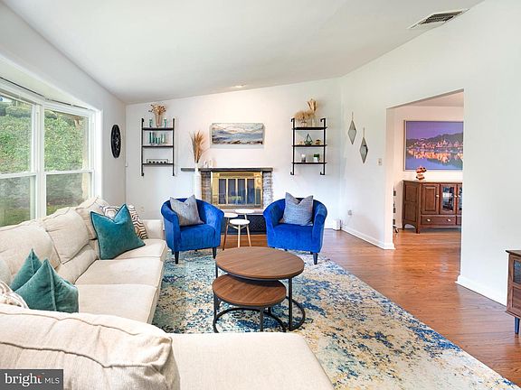 5th image of 123 Old Forest Rd