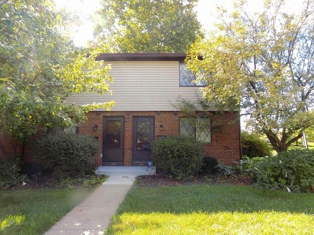 1st image of 231 Nottingham Ct
