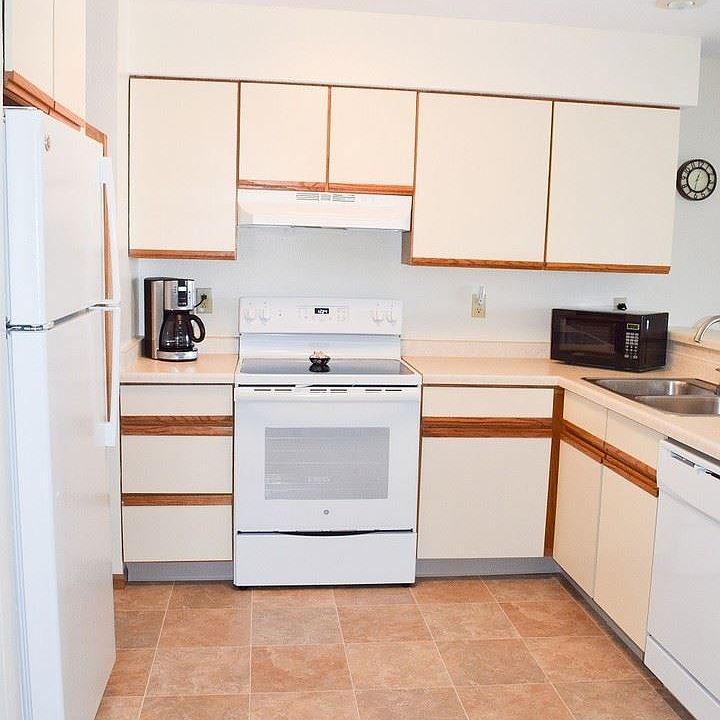 2nd image of 590 Foxtail Dr APT 222