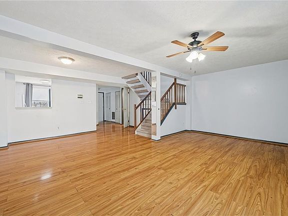 2nd image of 1300 Vanasse Ct