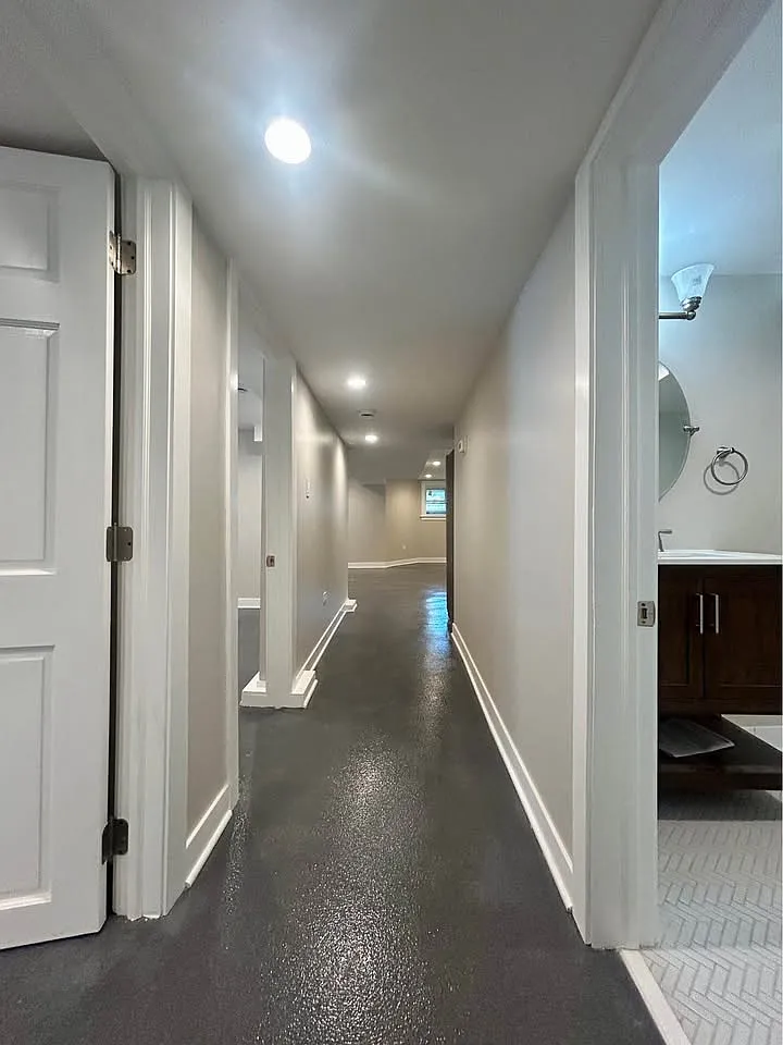 2 bed, 900 sqft, $1,900 — Photo 1