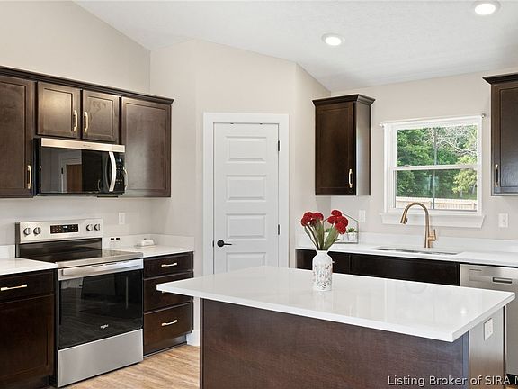 3rd image of 8008 Hudson Lane