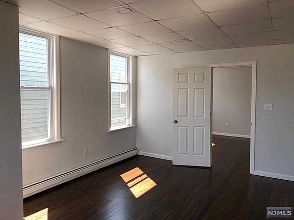 3rd image of 111-113 Davis Ave