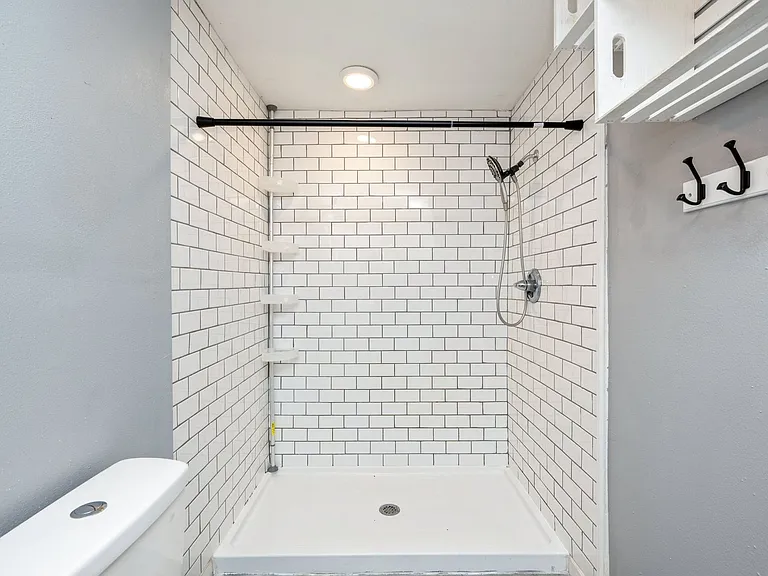 205 Pine St — Photo 19