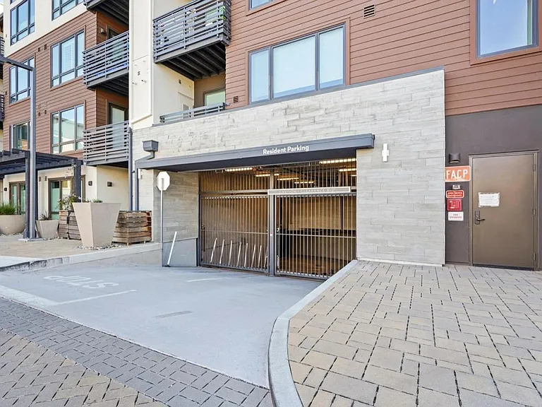 400 El Camino Real #320 — Photo 19