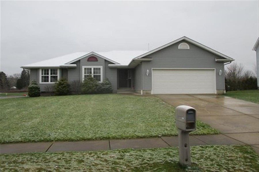1st image of 215 Beachwood Dr
