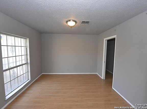 2nd image of 8327 Ballantrae