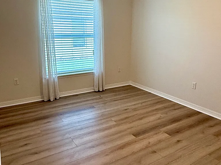 1819 Creekwater Blvd — Photo 8