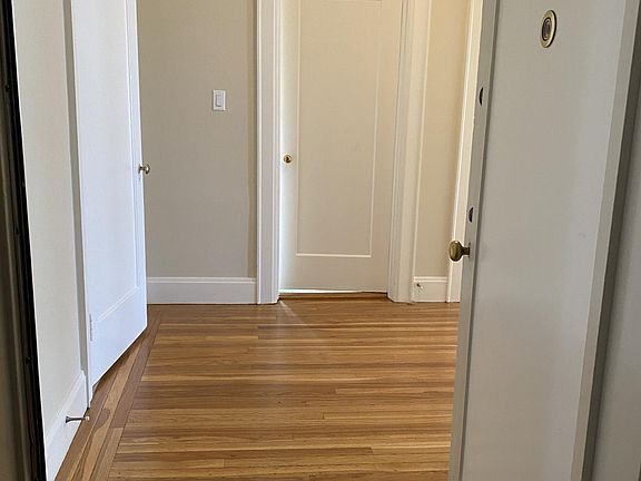 2nd image of 2550 Fulton St #5