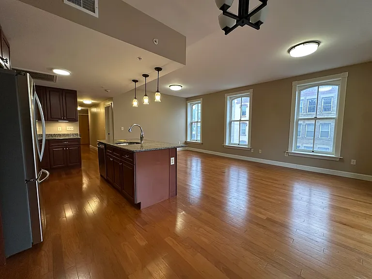 104 N Aurora St #3N — Photo 5