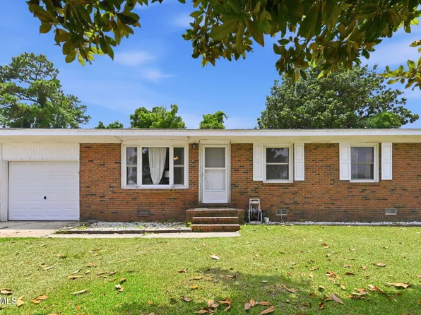 104 Yorkshire Drive, Jacksonville, NC 28546
