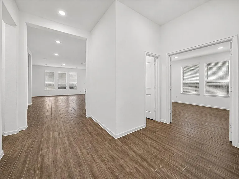 6330 Ontario Dr — Photo 9