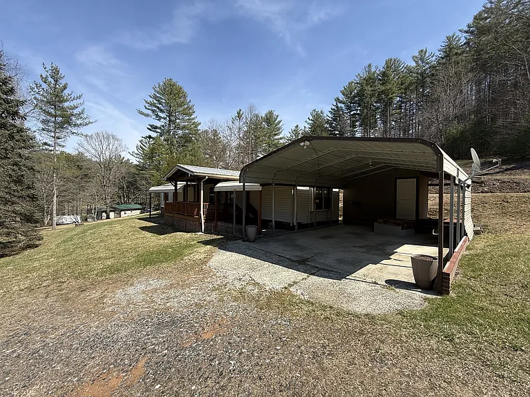 147 Hiatt Ln — Photo 16