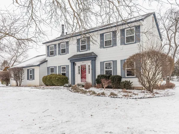 5671 Hearthstone Ct, Ann Arbor, MI 48108