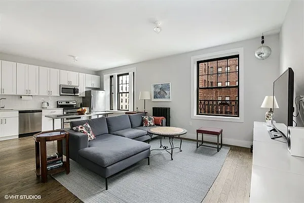 Sold by Poljan Properties Inc. | media 10