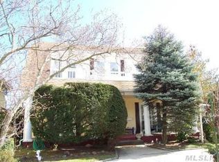 331 Mulry Ln, Lawrence, NY 11559