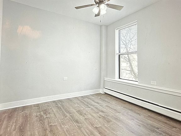 5th image of 1625 W Howard St APT 302