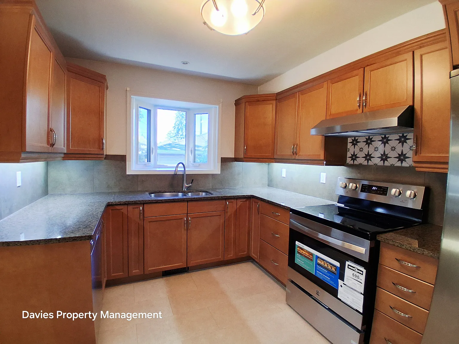 9616 146 Street NW — Photo 3