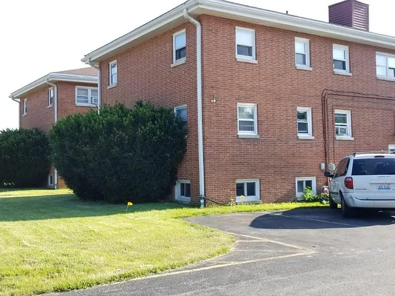 608 Sheridan Rd — Photo 3