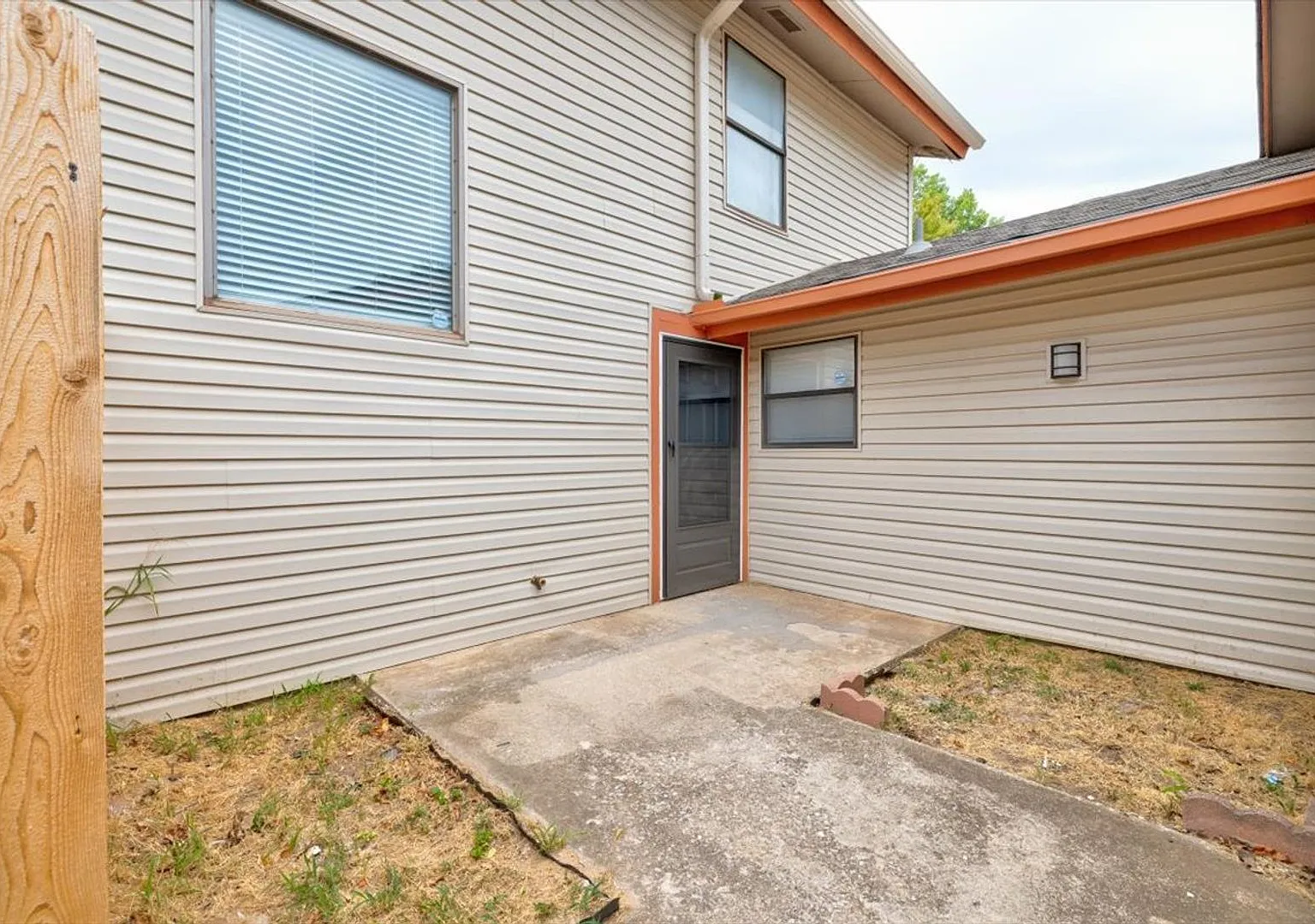 2 Bed 2.5 Bath 2 Car Garage Duplex NW OKC!! (See Contact Info Below) — Photo 3