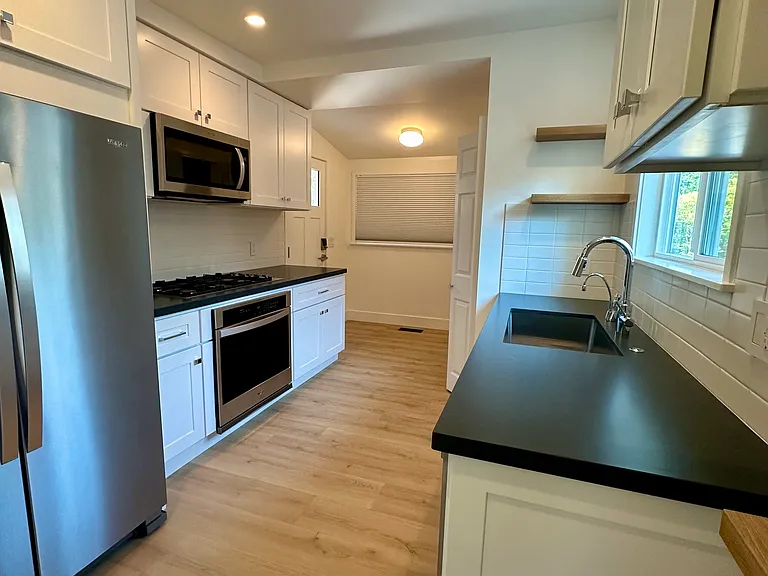 35 Poplar Ave — Photo 8