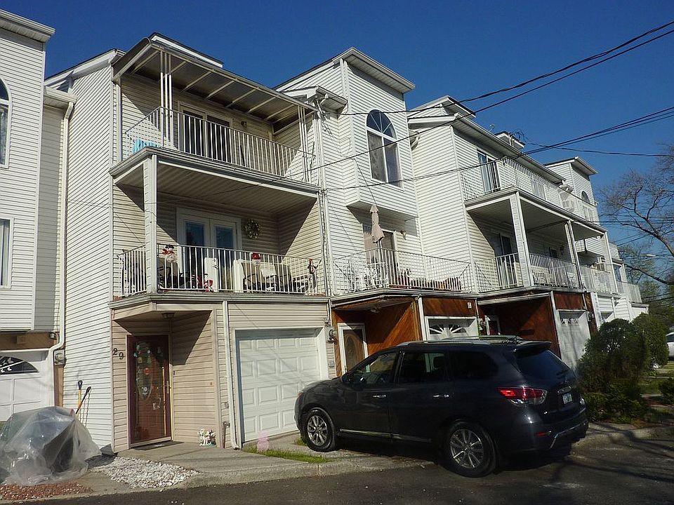 1st image of 29 Gail Ct