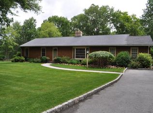 35 Pheasant Rd, Pound Ridge, NY 10576