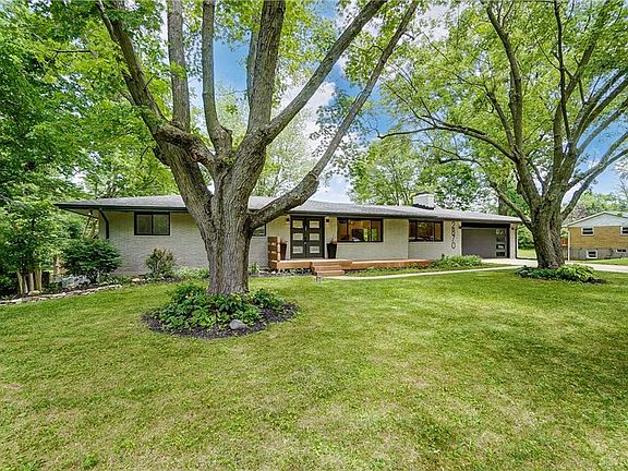 2nd image of 2870 La Cresta Dr