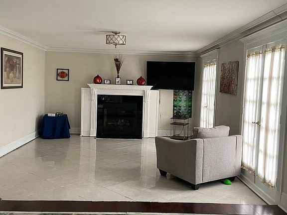 5th image of 6831 Lake Willow Dr