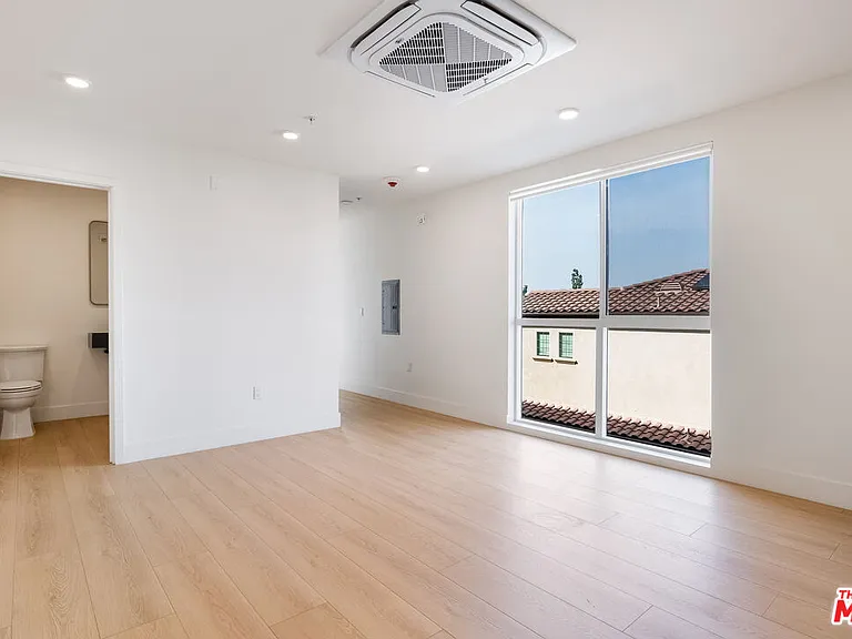 8561 Belmont St #6 — Photo 12