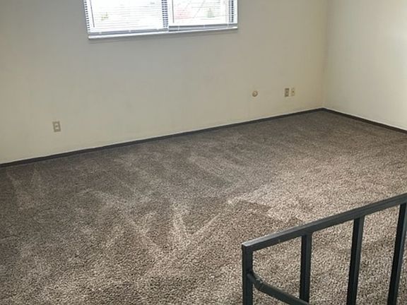 4th image of 1871 W Chestnut St APT C
