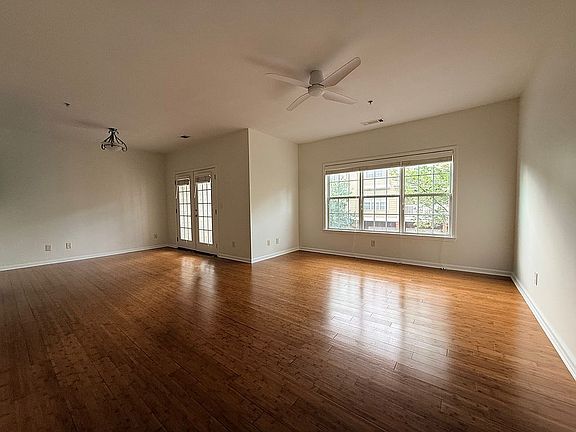 4th image of 5110 Woodland Ln