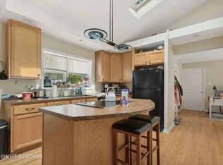 1750 W Thomas St #101, Arlington Heights, IL 60004