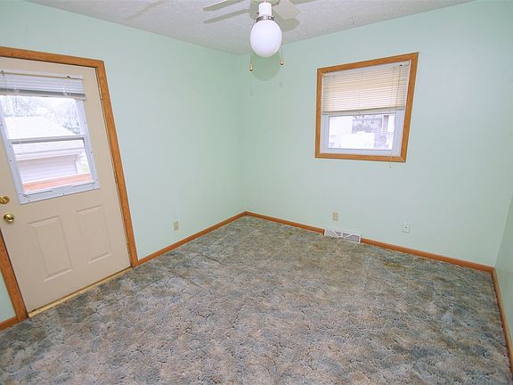 5th image of 1934 Bristol Dr