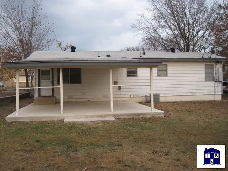 2107 Brantley Ave — Photo 13