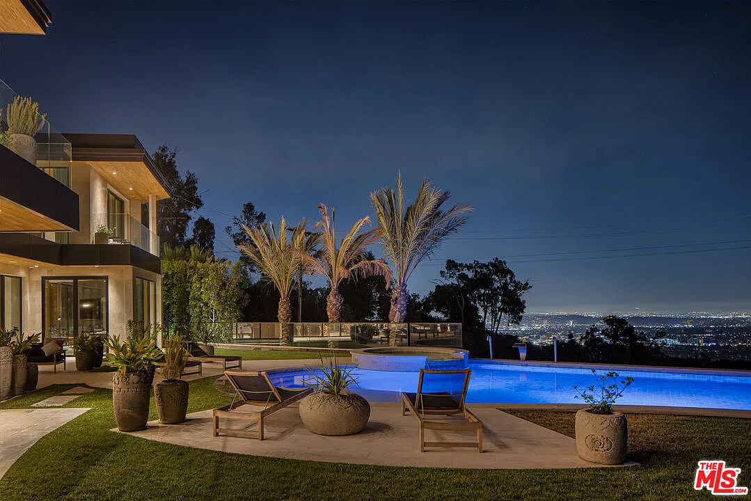 7 bed, 11.0 bath, 19000 sqft, $170,000 — Photo 4