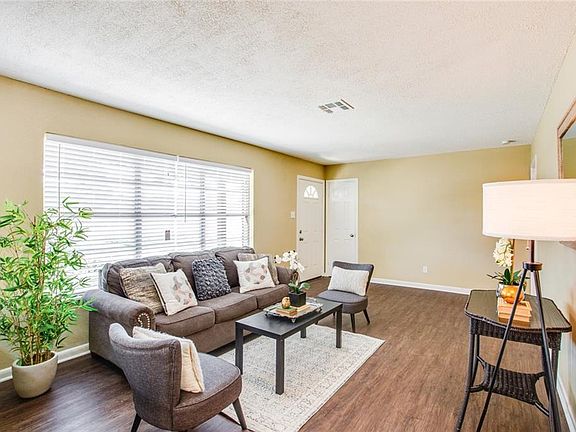 5th image of 732 Wedgewood Dr