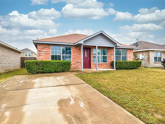 3rd image of 10521 Many Oaks Dr