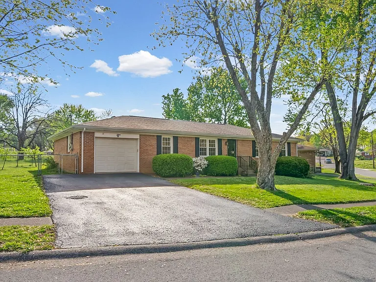 3611 Bahama Dr — Photo 5