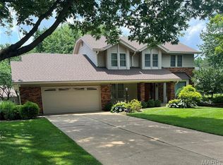 7836 Cardinal Ridge Ct, Saint Louis, MO 63119