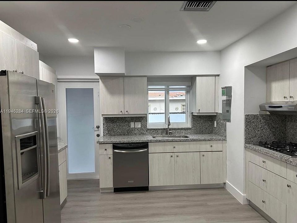 1st image of 45 W 60th St