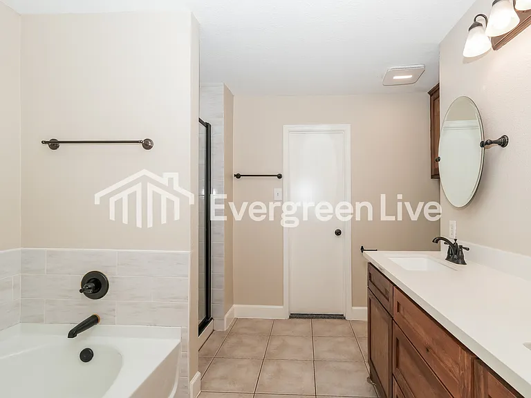 18034 Lago Forest Dr — Photo 12
