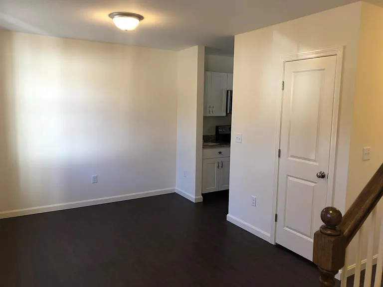 1 Grape St — Photo 6