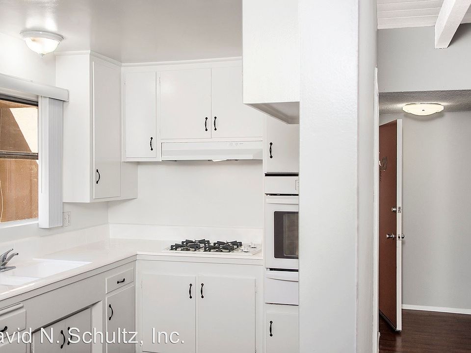 1st image of 3131 Montrose Ave APT 29