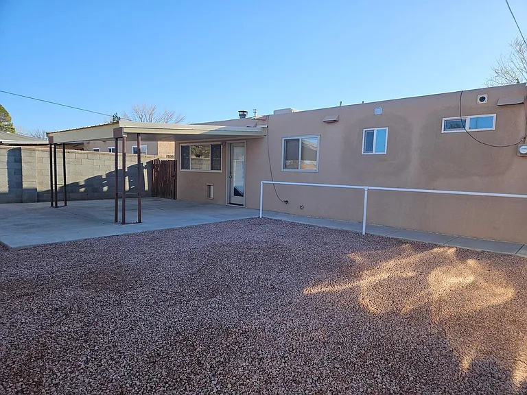 3513 Sierra Vista Dr — Photo 2